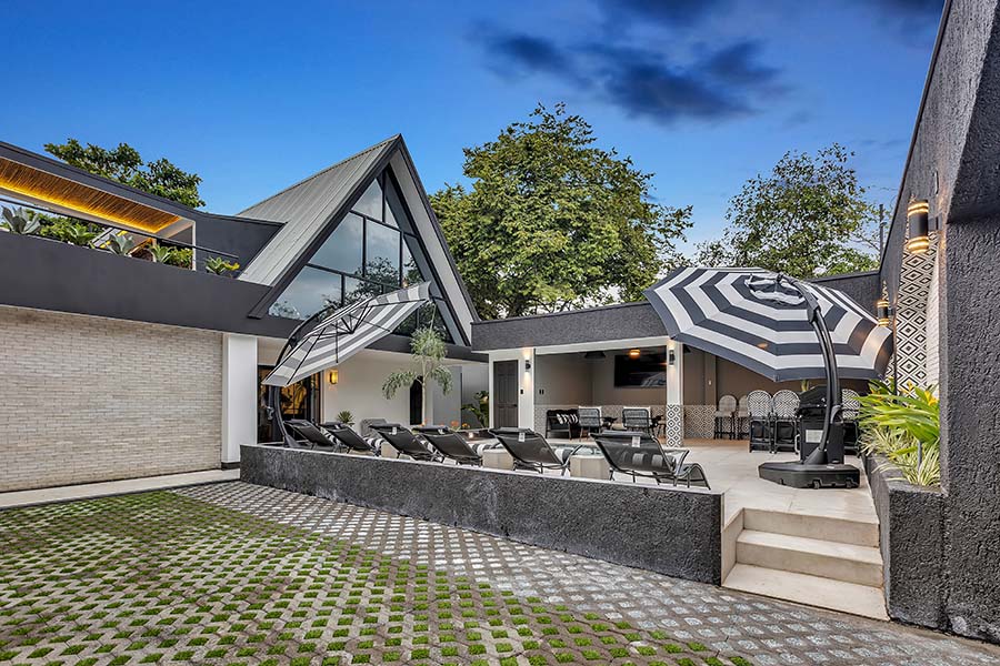 Villa Black and White Exterior, Jaco Costa Rica Rentals