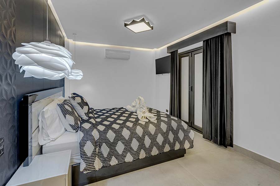 Villa Black and White Interior, Jaco Costa Rica Rentals